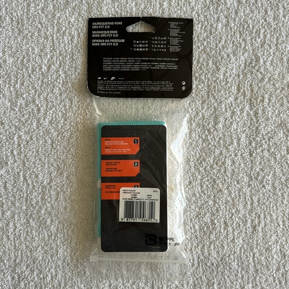 Nike Dri Fit Wristbands 2.0 - Picture 2 of 8